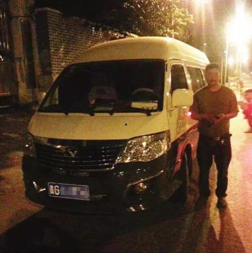 司机爆料面包车视频真实,揭秘面包车惊险瞬间，视频曝光惊人真相